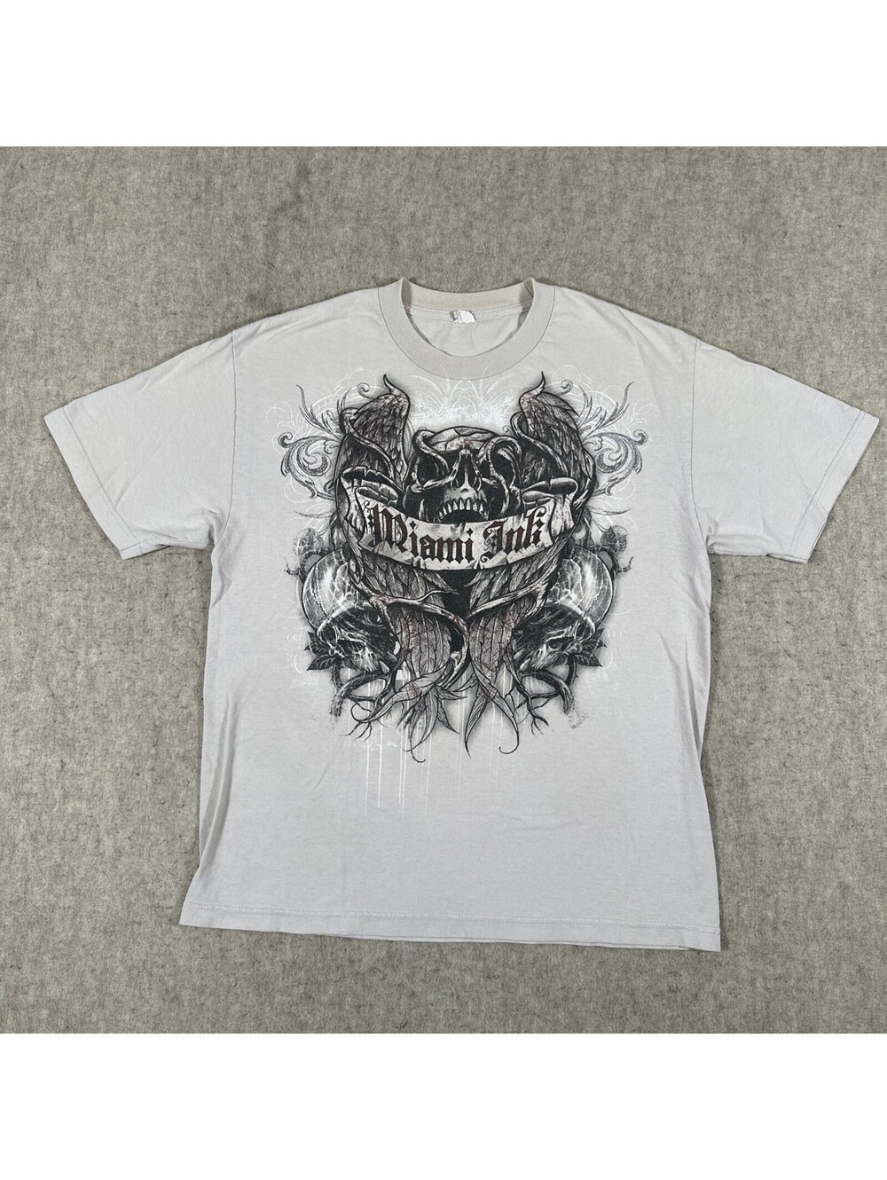 Y2K MIAMI INK Skull Wings T-Shirt Size Large? Goth Rock Grunge Biker Beige